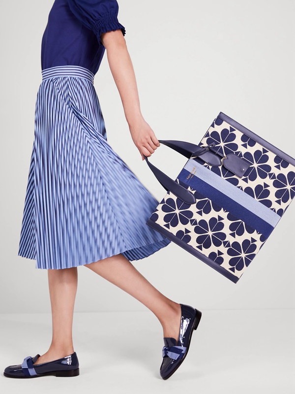 Blue Kate Spade Oversized Spade Flower Jacquard Stripe Manhattan Large Women's Tote Bags | 49852-BVED